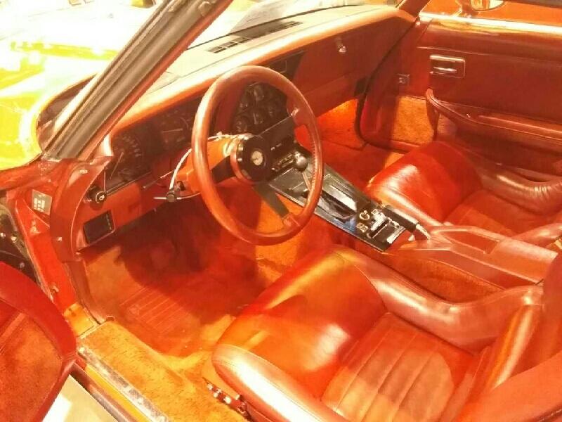 2nd Image of a 1982 CHEVROLET CORVETTE