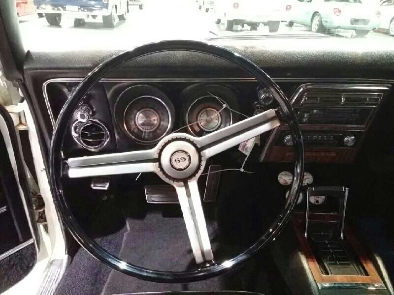 3rd Image of a 1968 CHEVROLET CAMARO