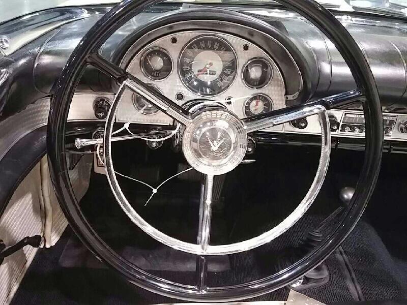 3rd Image of a 1957 FORD THUNDERBIRD