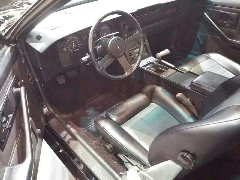 2nd Image of a 1984 CHEVROLET CAMARO