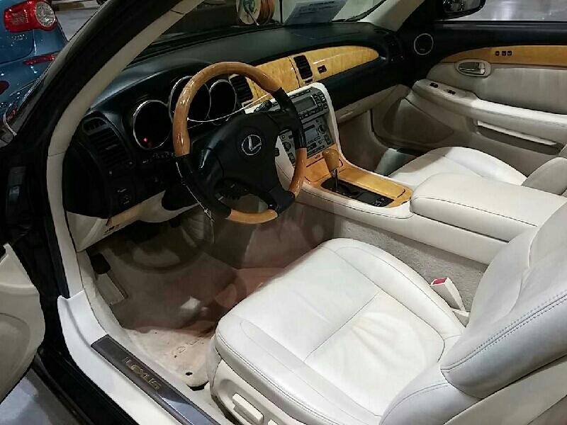 2nd Image of a 2002 LEXUS SC 430