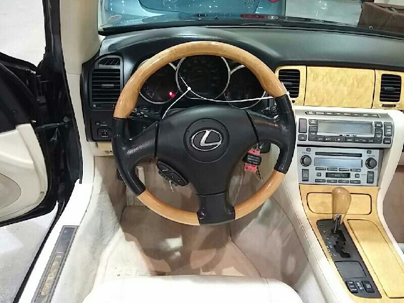 3rd Image of a 2002 LEXUS SC 430