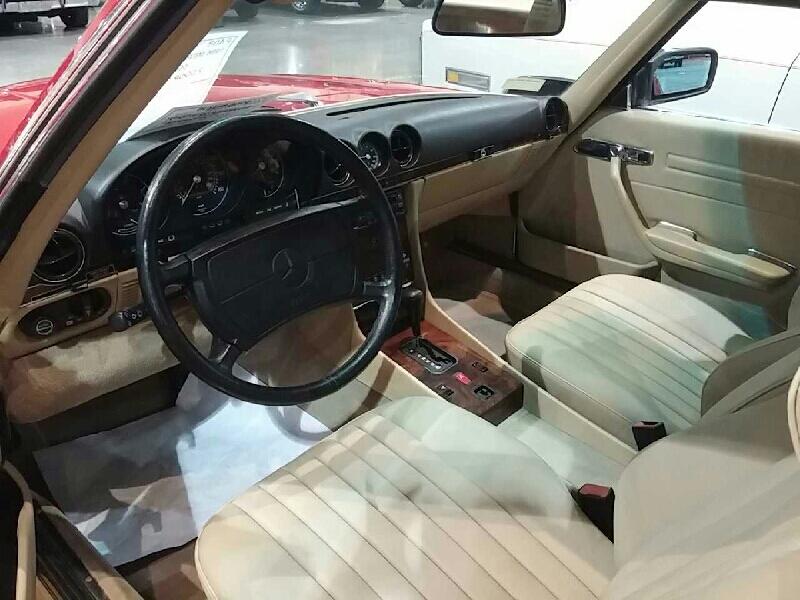 3rd Image of a 1986 MERCEDES-BENZ 560SL