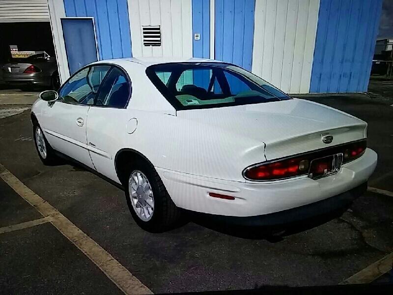 3rd Image of a 1997 BUICK RIVIERA