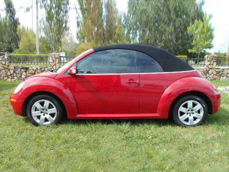 2nd Image of a 2007 VOLKSWAGEN BEETLE