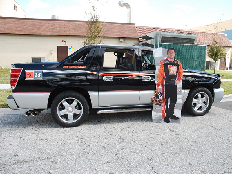 3rd Image of a 2005 CHEVROLET AVALANCHE 