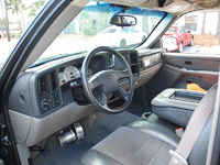 Image 7 of 12 of a 2005 CHEVROLET AVALANCHE 