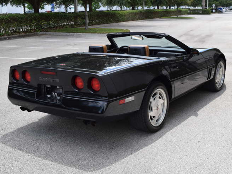 3rd Image of a 1989 CHEVROLET CORVETTE