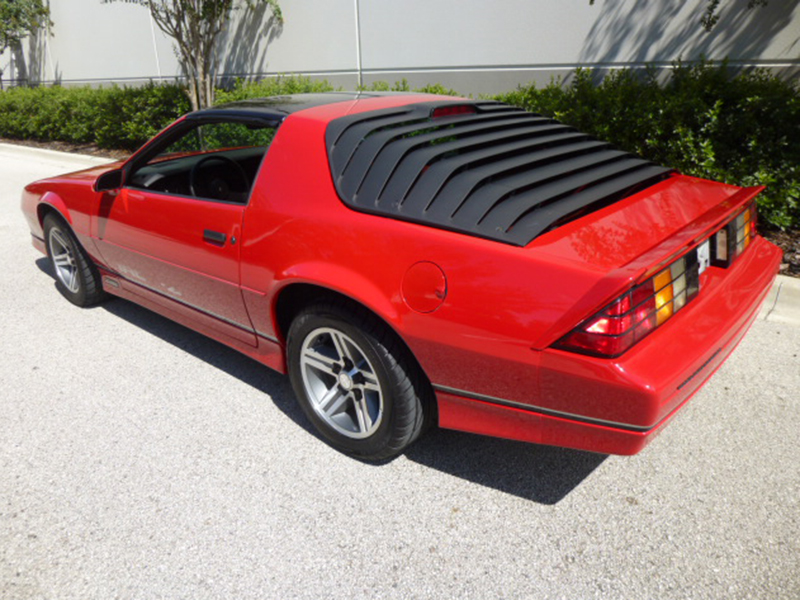 2nd Image of a 1986 CHEVROLET CAMARO IROC Z