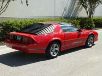 Image 4 of 12 of a 1986 CHEVROLET CAMARO IROC Z