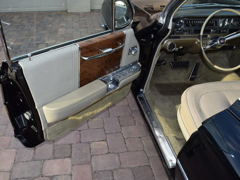 3rd Image of a 1962 CADILLAC FLEETWOOD SIXTY SPECIAL