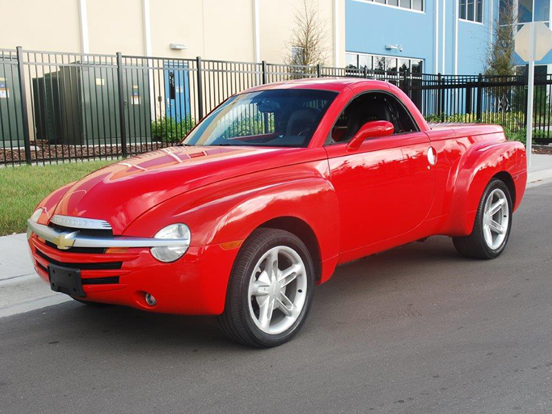 3rd Image of a 2004 CHEVROLET SSR LS