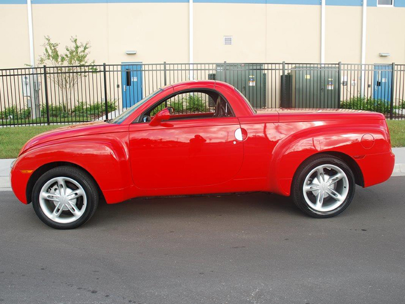 4th Image of a 2004 CHEVROLET SSR LS