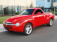 Image 4 of 12 of a 2004 CHEVROLET SSR LS