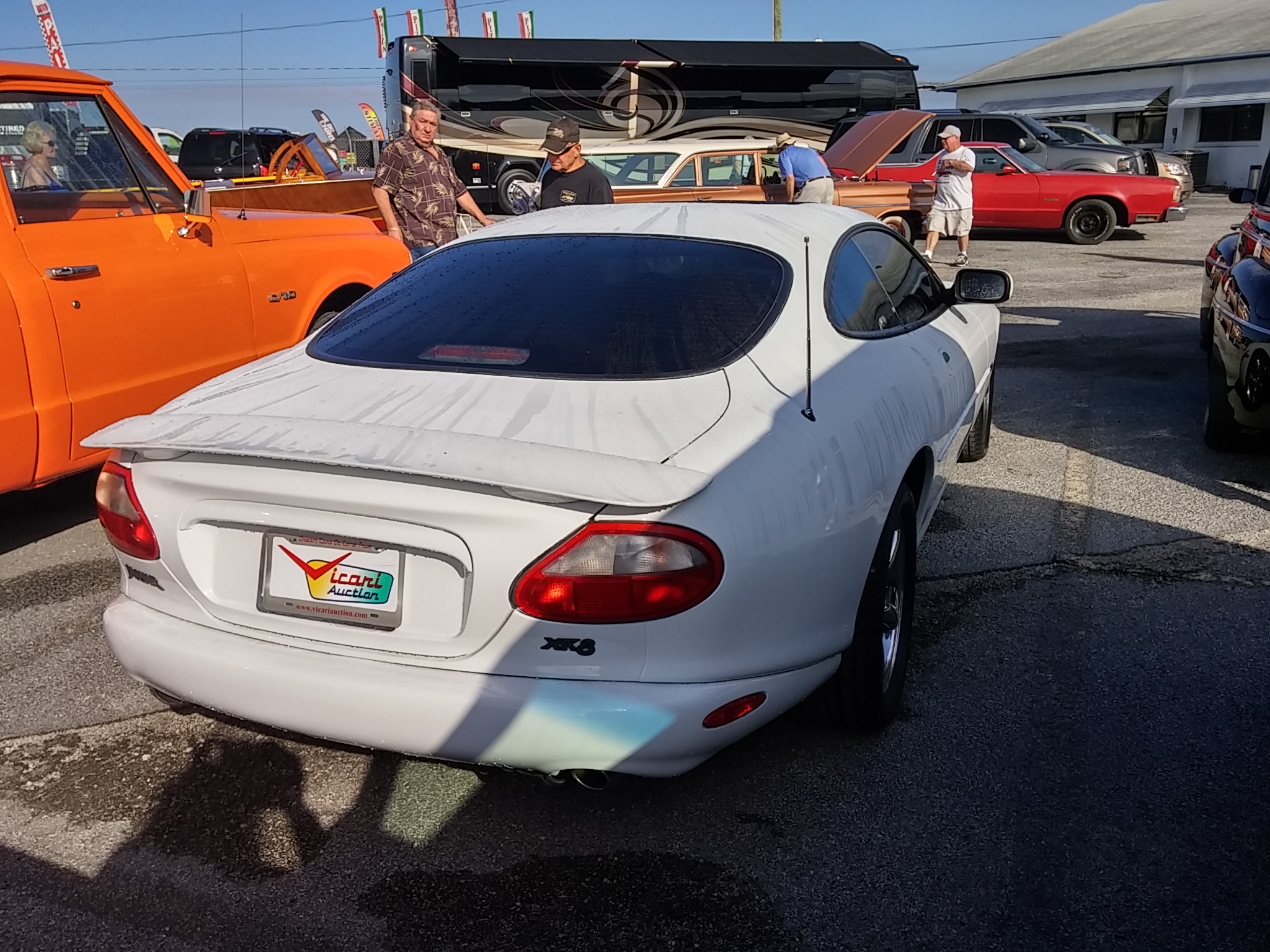 2nd Image of a 1997 JAGUAR XK8