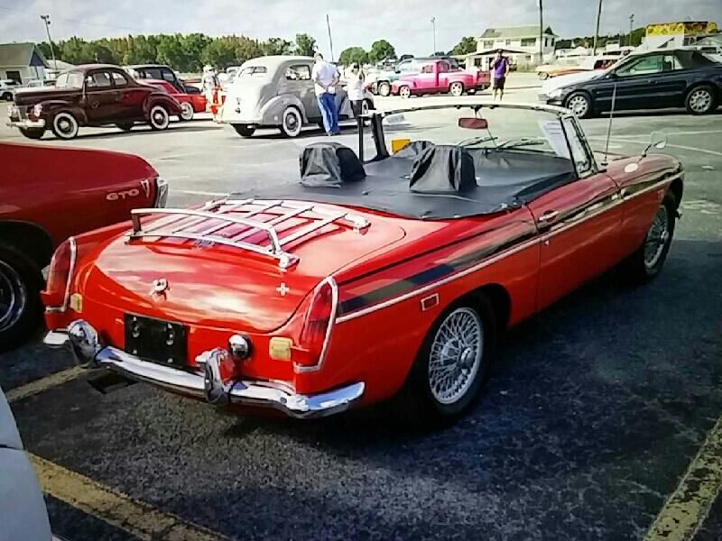 3rd Image of a 1969 MG B