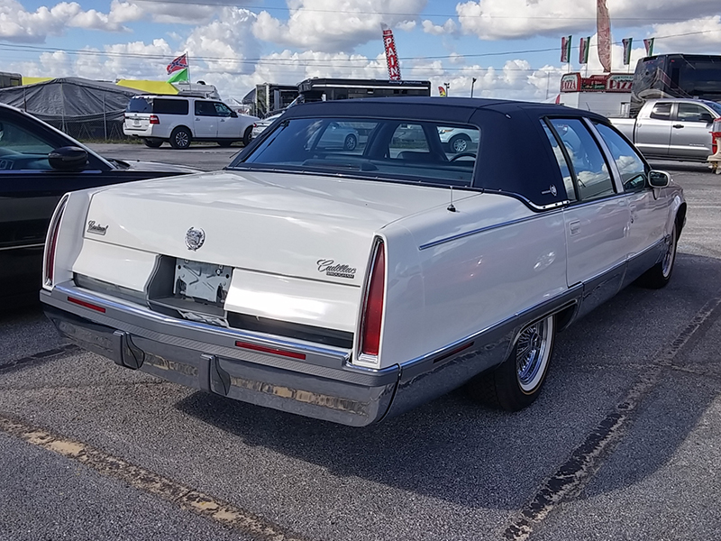 3rd Image of a 1993 CADILLAC FLEETWOOD