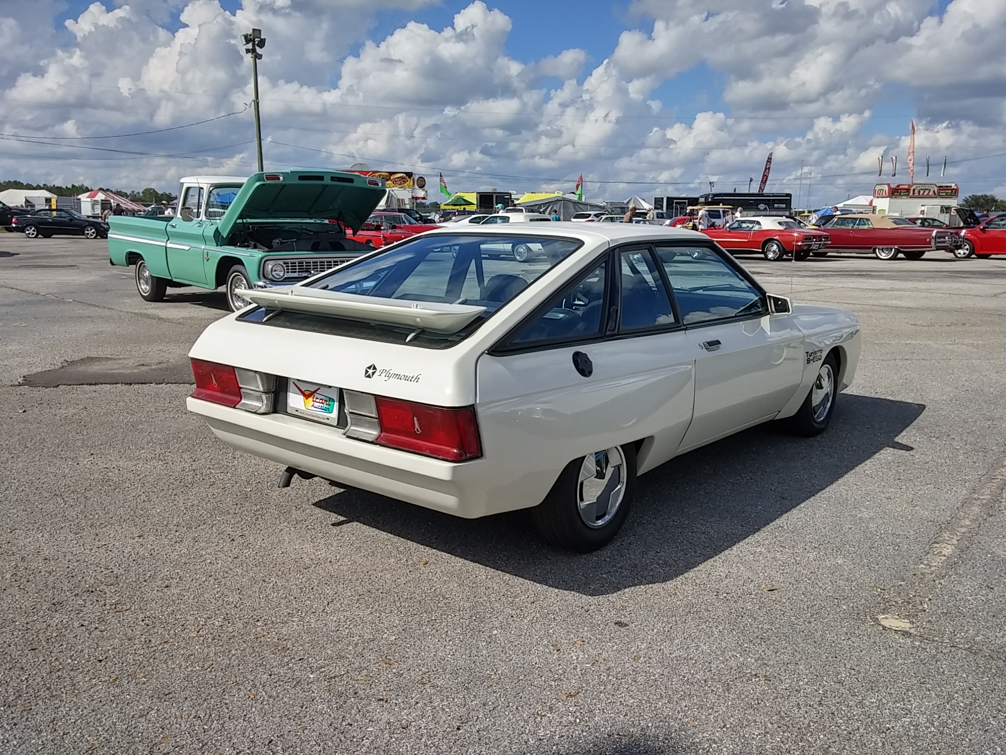 2nd Image of a 1982 PLYMOUTH HORIZON TC3