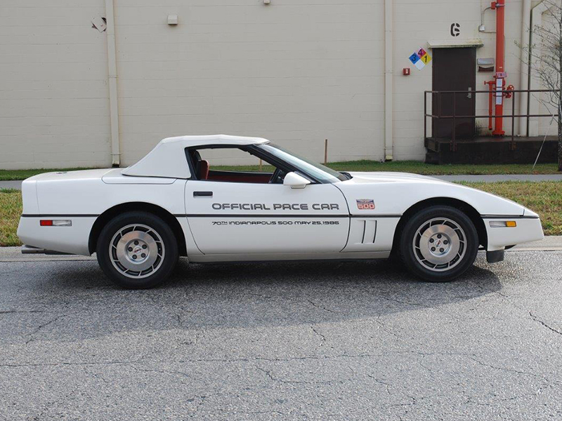 3rd Image of a 1986 CHEVROLET CORVETTE