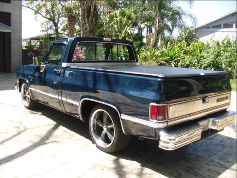 3rd Image of a 1986 CHEVROLET C10