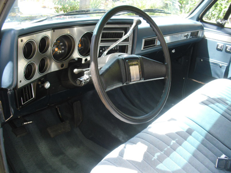 4th Image of a 1986 CHEVROLET C10