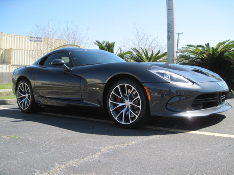 2nd Image of a 2014 DODGE VIPER GTS