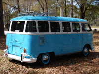 Image 3 of 12 of a 1974 VOLKSWAGEN COMBI