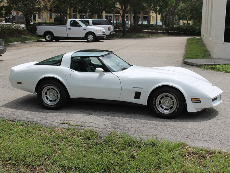 1st Image of a 1982 CHEVROLET CORVETTE