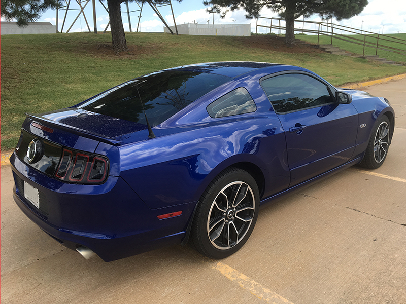 2nd Image of a 2013 FORD MUSTANG GT