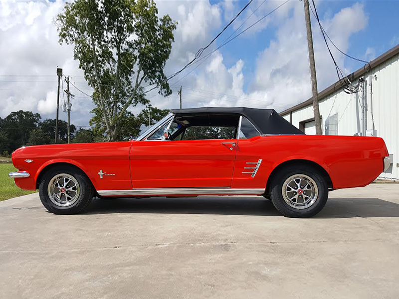 2nd Image of a 1966 FORD MUSTANG