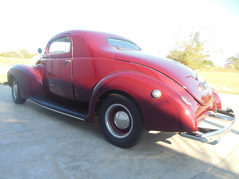 2nd Image of a 1940 FORD 5444 COUPE