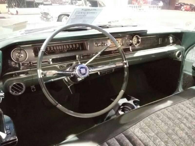 2nd Image of a 1962 CADILLAC 562