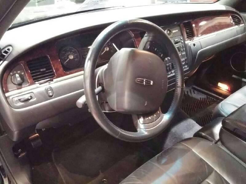 5th Image of a 2007 LINCOLN TOWN CAR EXECUTIVE
