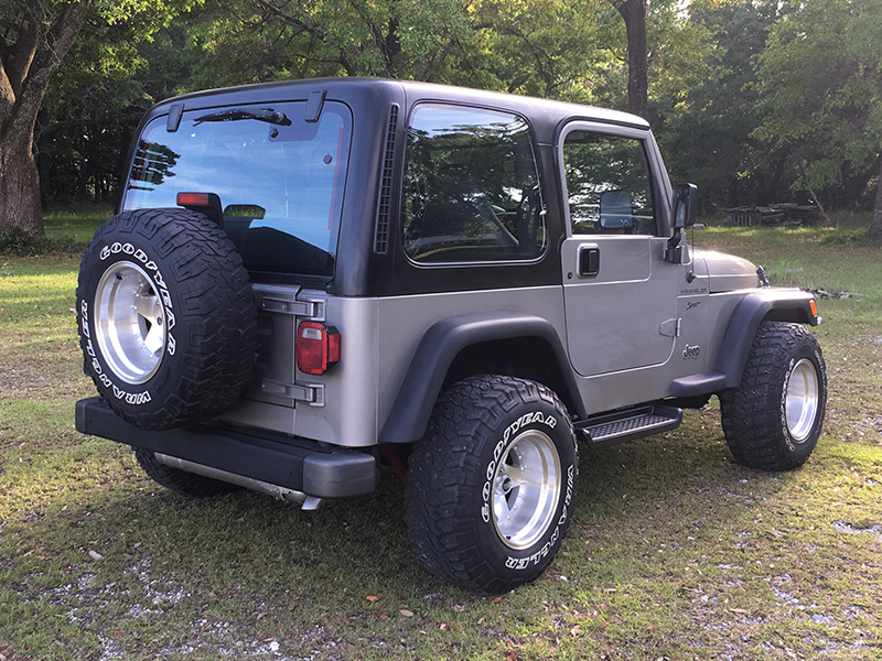 2000 JEEP WRANGLER SE For Sale at Vicari Auctions New Orleans, 2017
