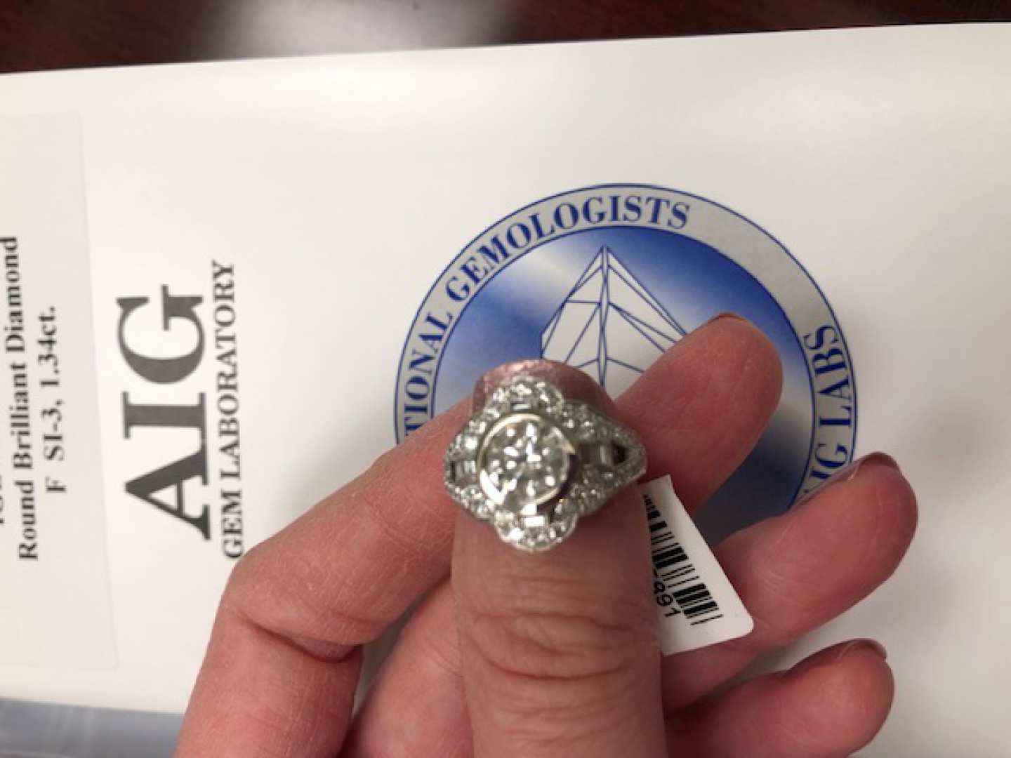 0 ROUND BRILLIANT DIAMOND RING For Sale at Vicari Auctions