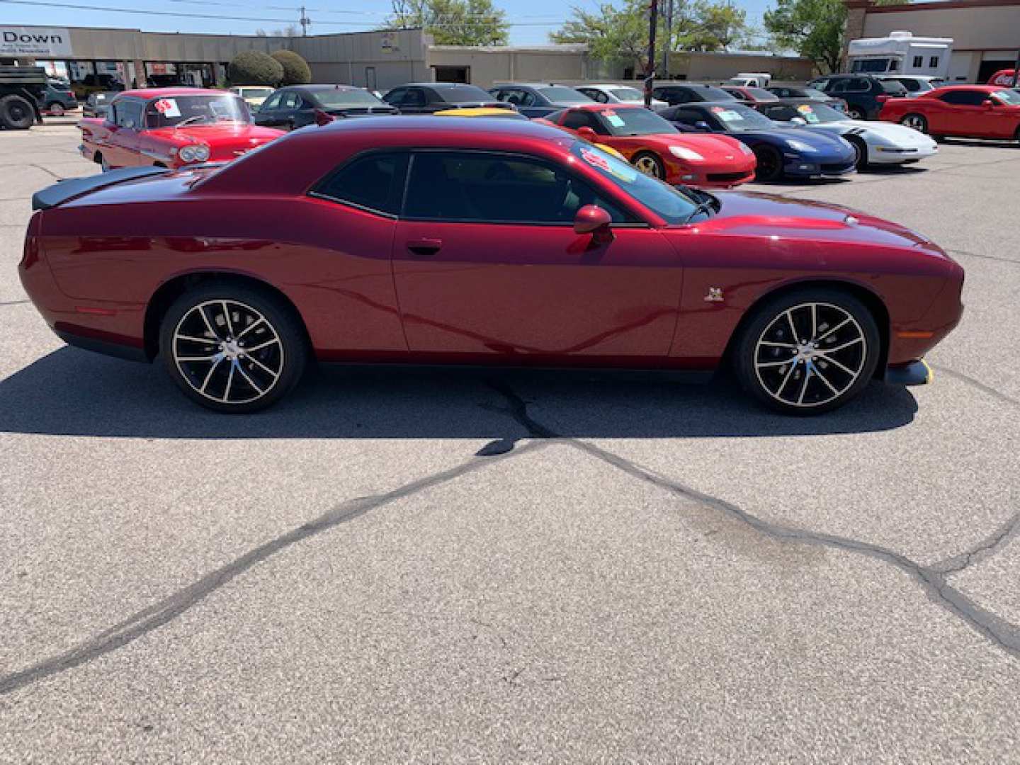 3rd Image of a 2018 DODGE CHALLENGER
