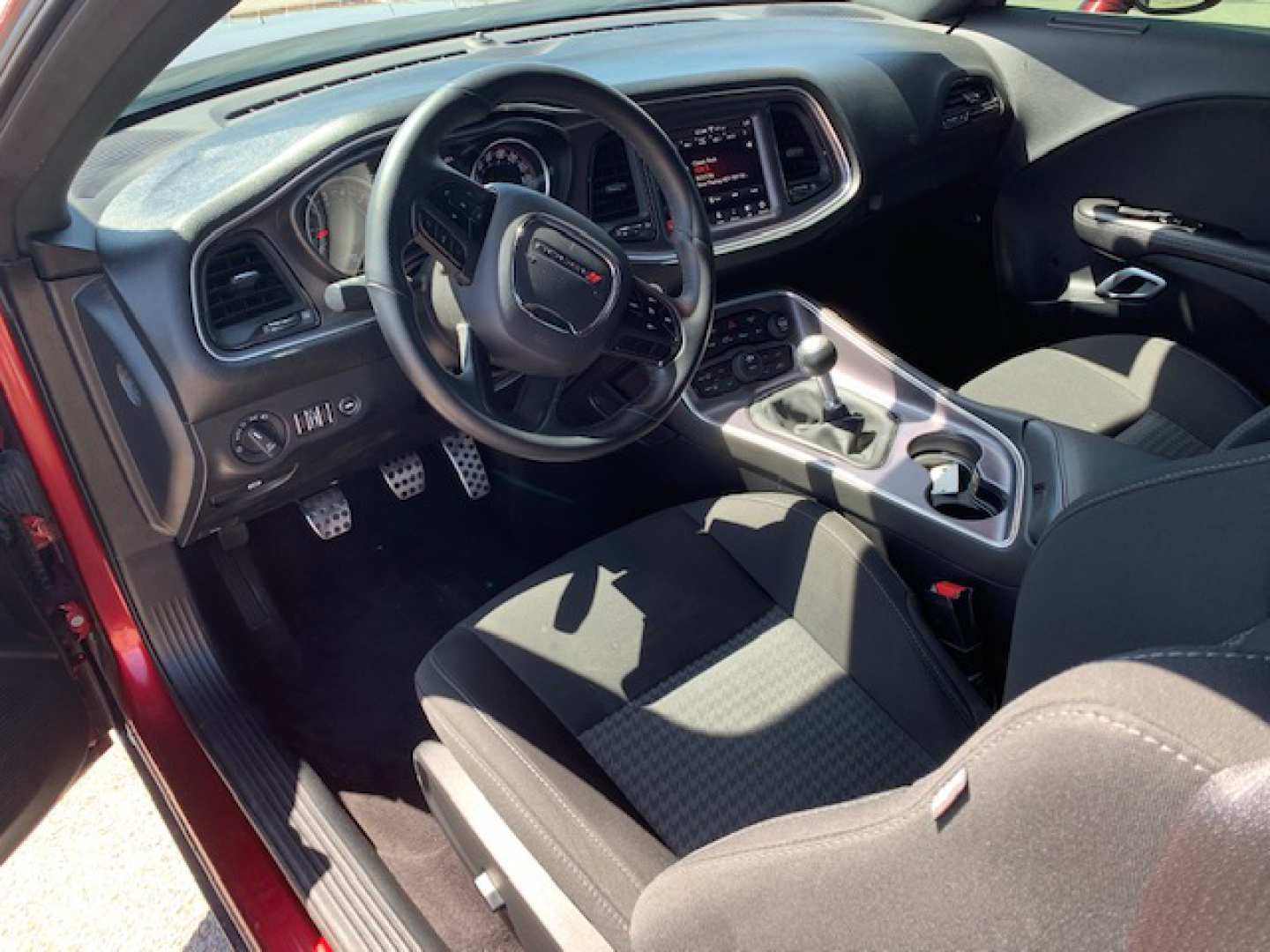 13th Image of a 2018 DODGE CHALLENGER