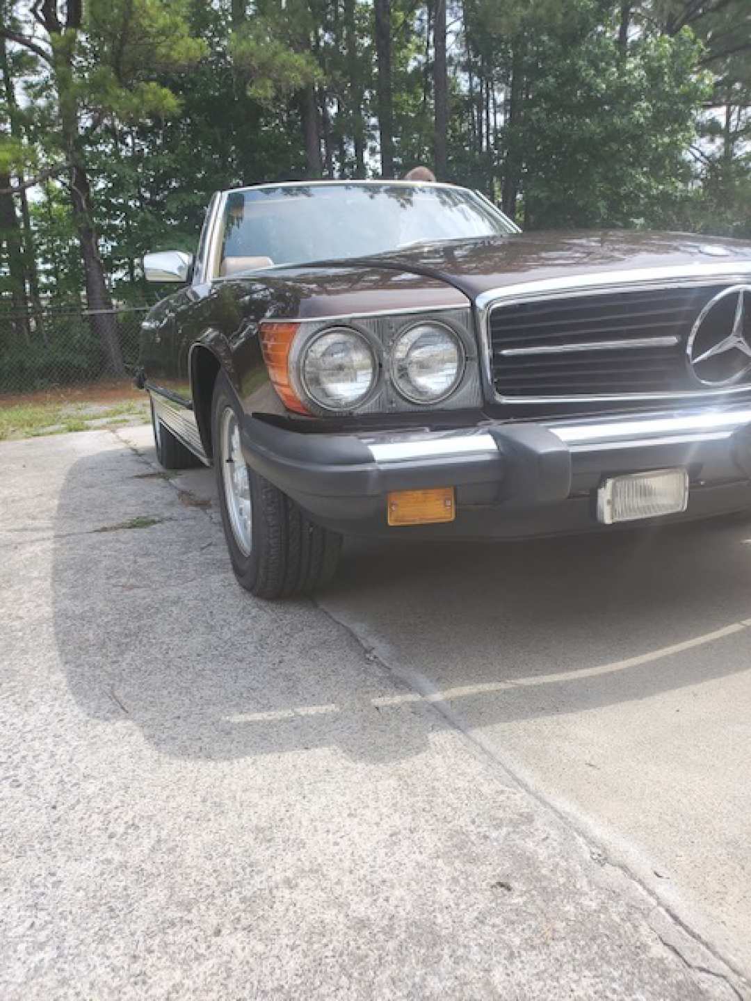 2nd Image of a 1981 MERCEDES-BENZ 380 380SL