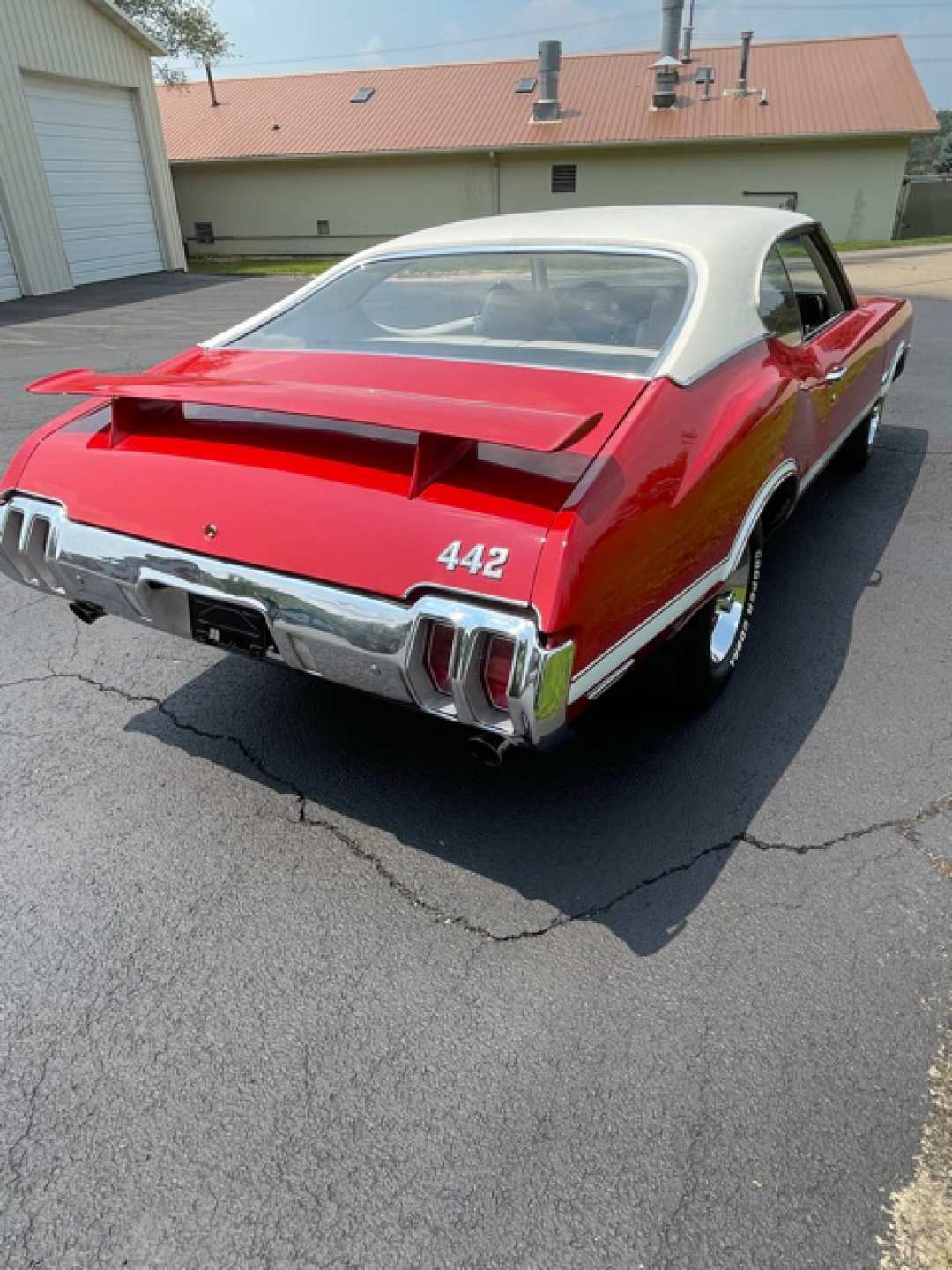 4th Image of a 1970 OLDSMOBILE 442
