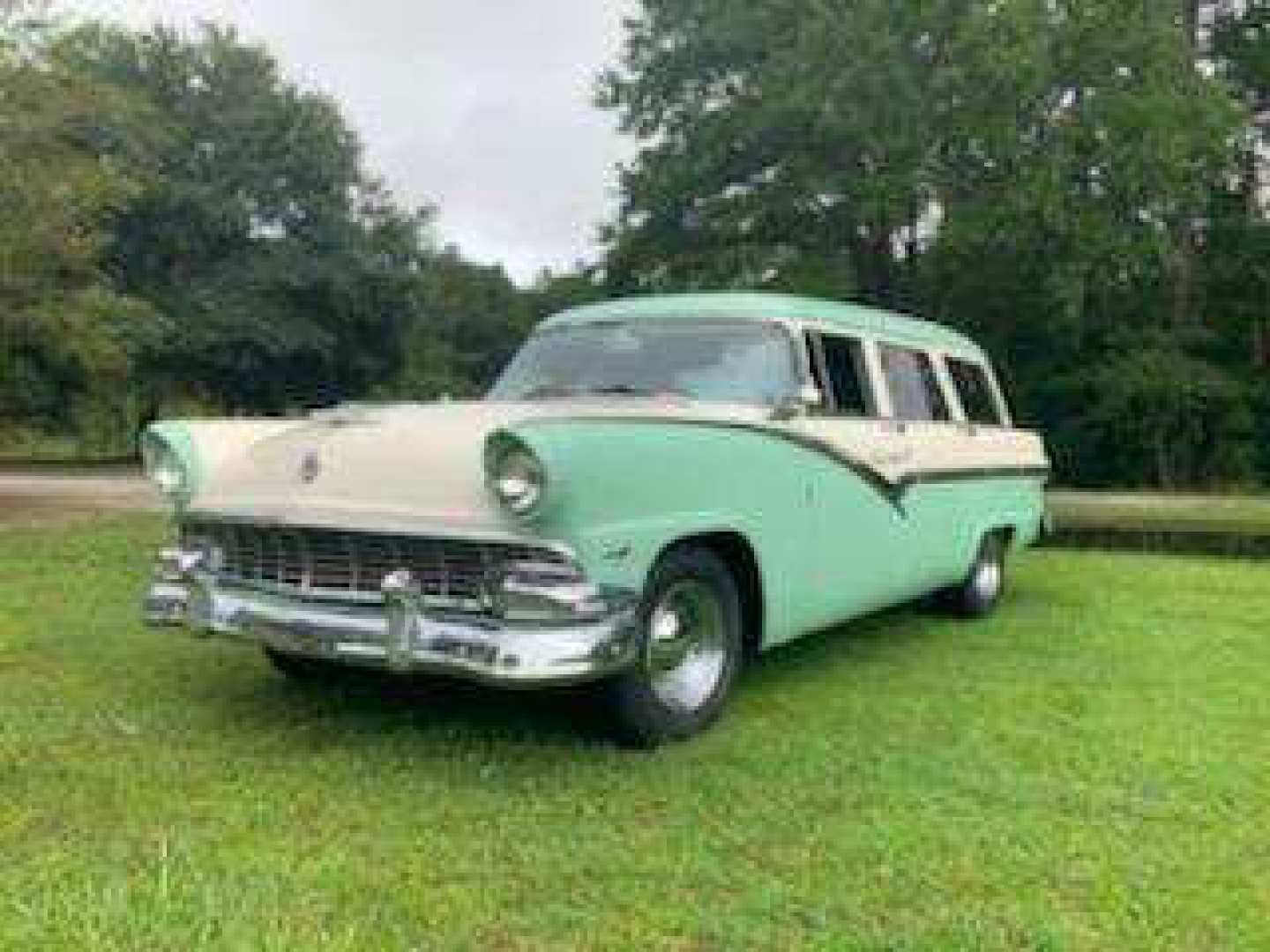 3rd Image of a 1956 FORD COUNTRY SEDAN