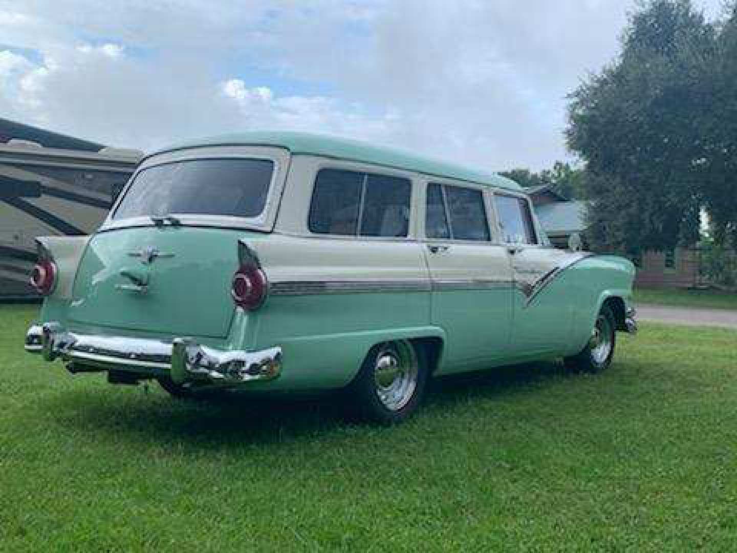 4th Image of a 1956 FORD COUNTRY SEDAN