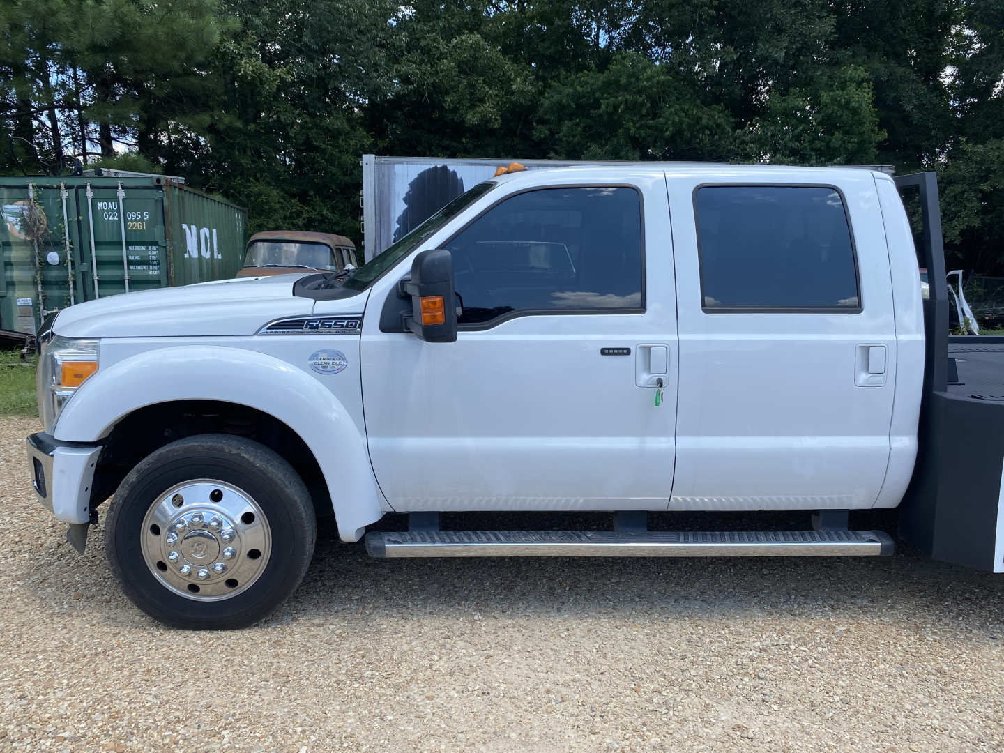 4th Image of a 2011 FORD F-550 F SUPER DUTY