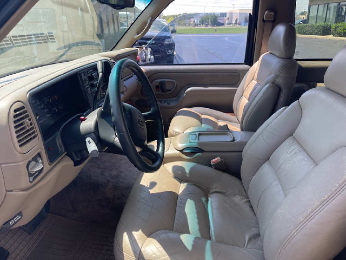 6th Image of a 1998 CHEVROLET TAHOE