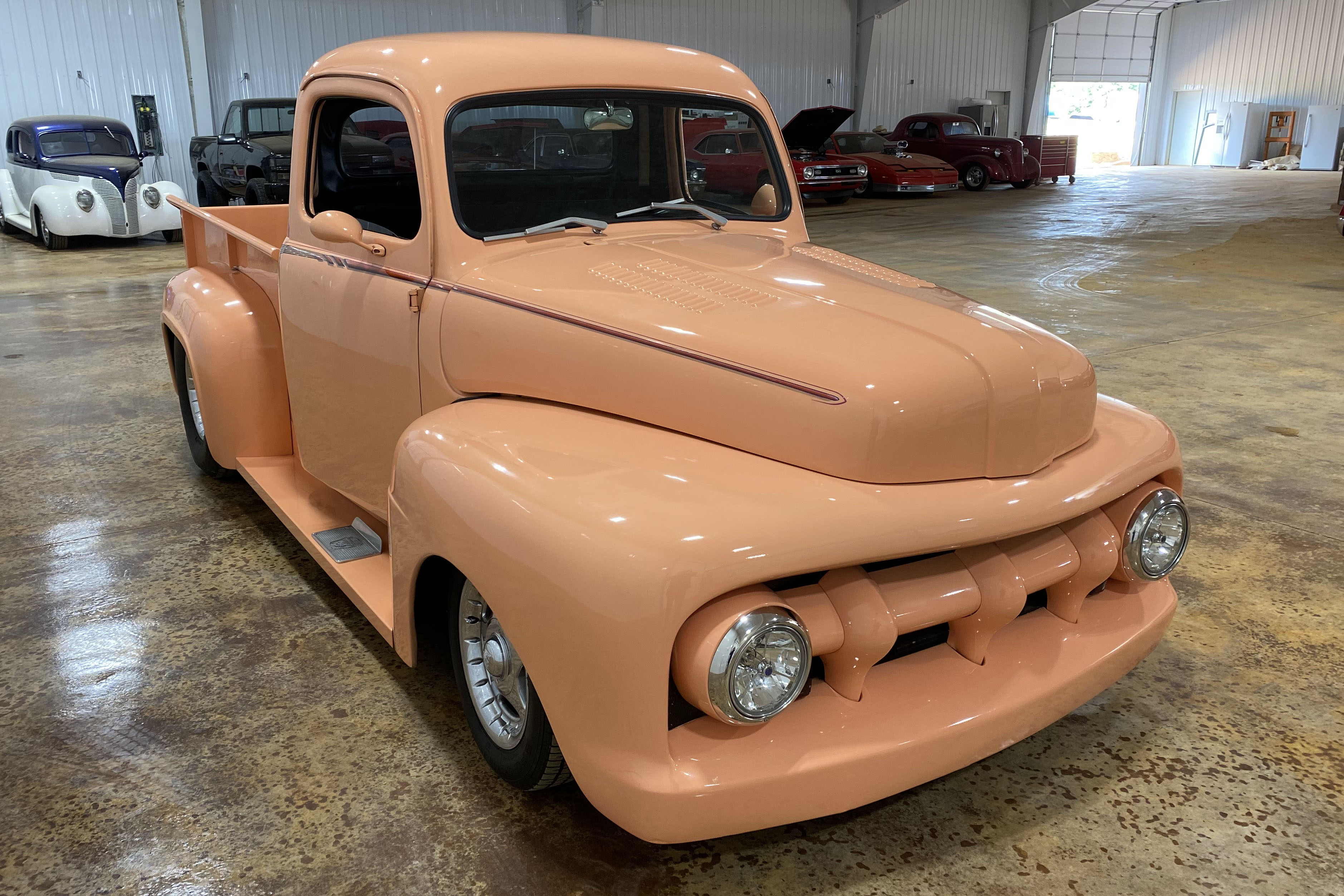 2nd Image of a 1951 FORD ILU