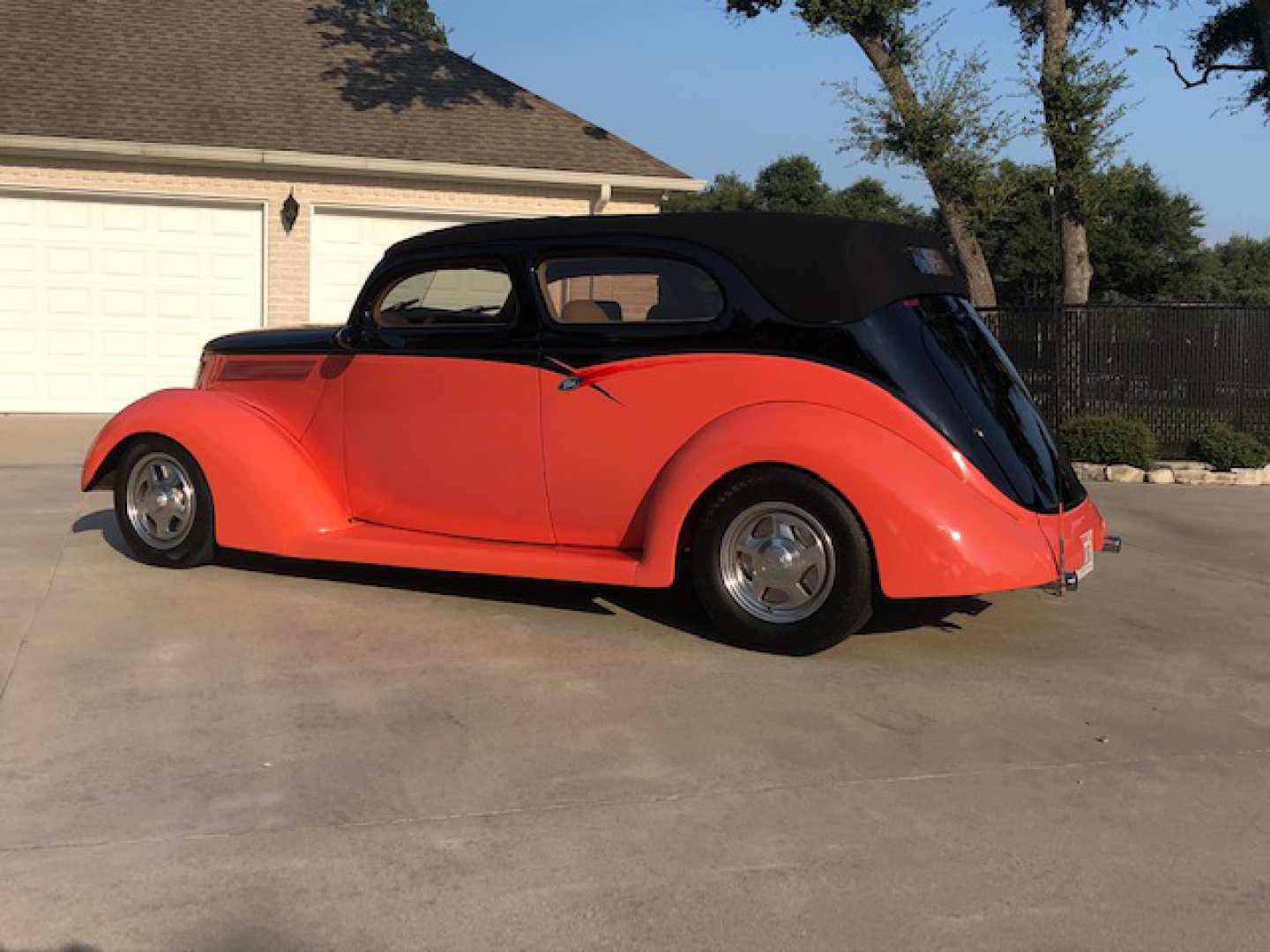 2nd Image of a 1937 FORD COUPE