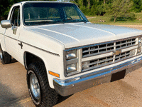 Image 2 of 29 of a 1985 CHEVROLET K10