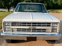 Image 7 of 29 of a 1985 CHEVROLET K10