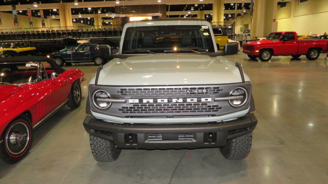 4th Image of a 2021 FORD BRONCO