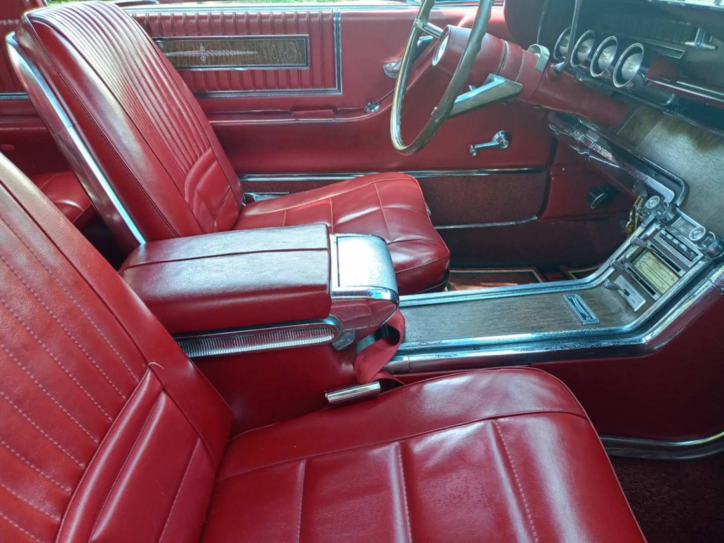 14th Image of a 1966 FORD THUNDERBIRD