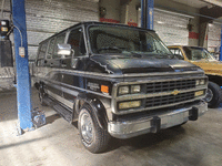 Image 2 of 10 of a 1995 CHEVROLET G20 2500